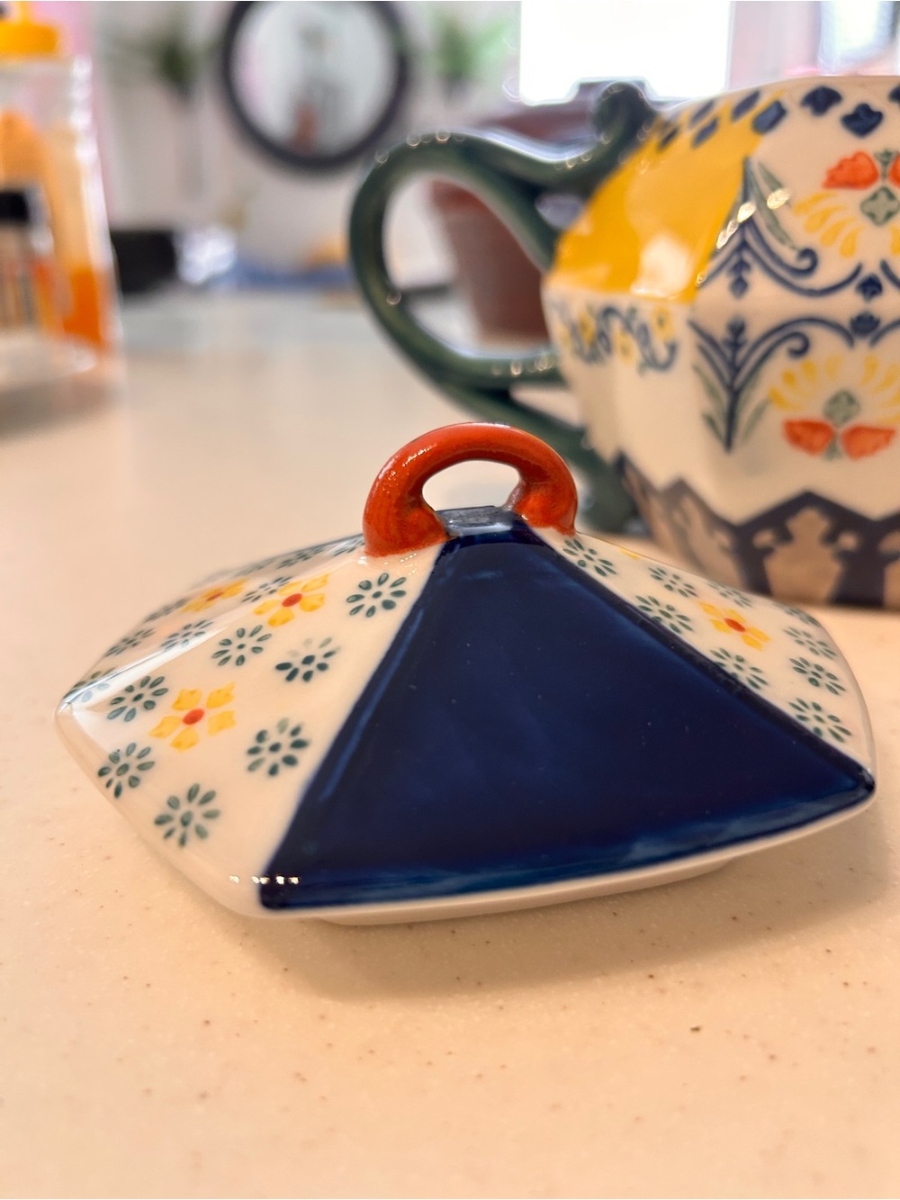 Collector’s RARE Floral ANTHROPOLOGIE Biscuit Tea Pot, Excellent Condition - Picture 3 of 13